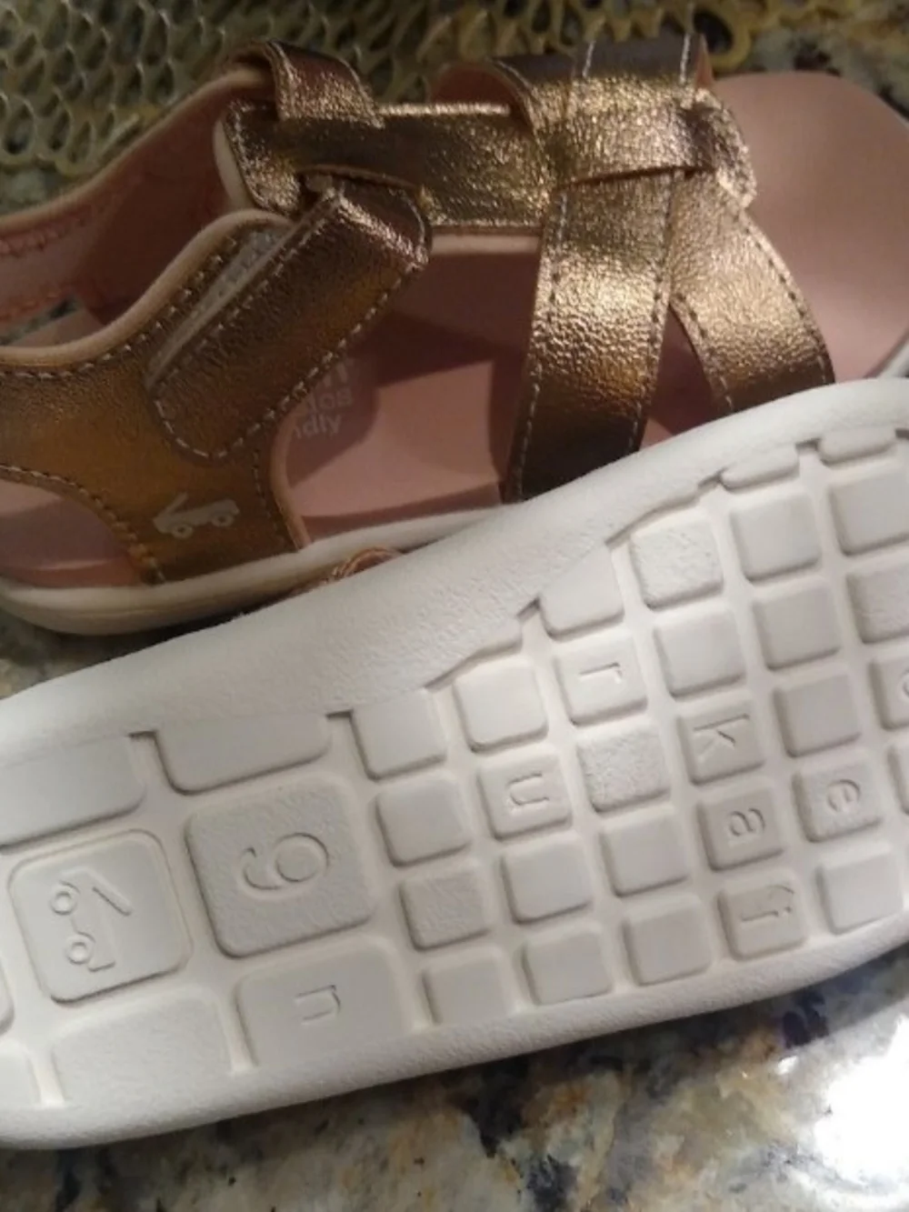 New See Kai Run Girls Metallic Rose Gold Sandals Size 9.